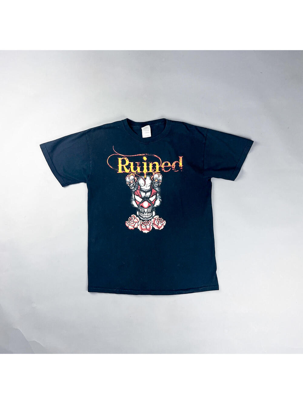 Vintage Black Graphic 'Ruined' Skull and Roses T-Shirt
